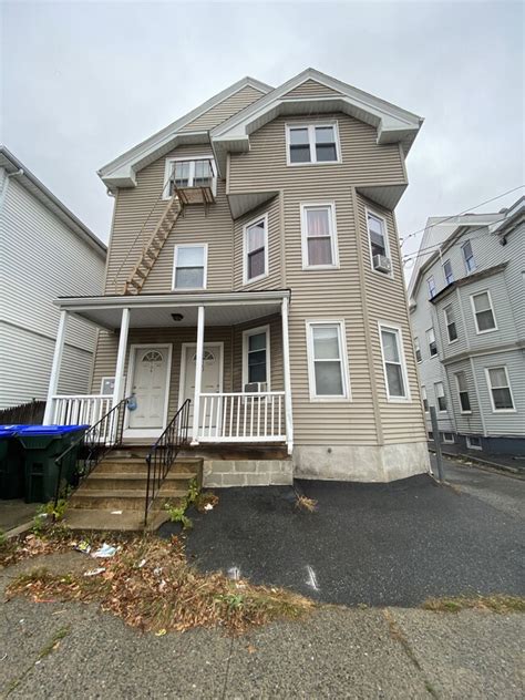 1,105 for a 1-bedroom rental in Woonsocket, RI. . Apartment for rent in rhode island
